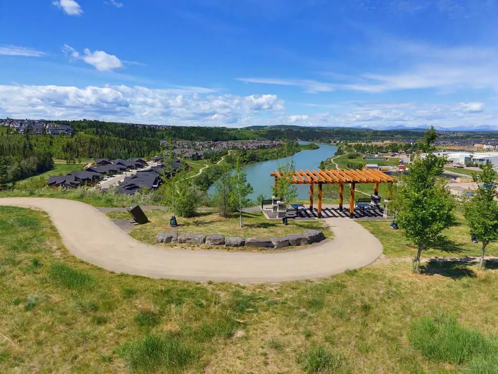 590 River Heights Crescent Cochrane AB T4C 0R9