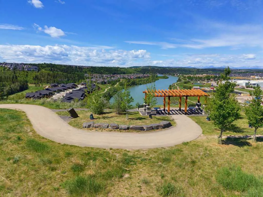 590 River Heights Crescent Cochrane AB T4C 0R9