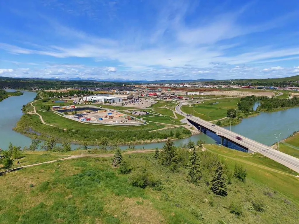 590 River Heights Crescent Cochrane AB T4C 0R9