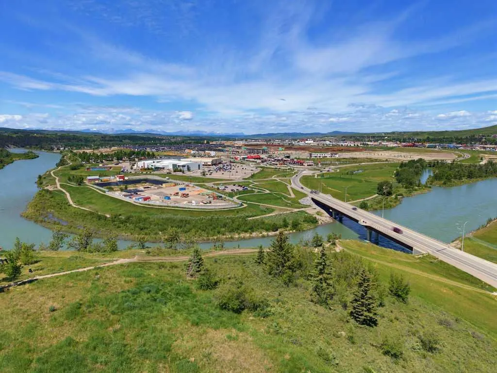 590 River Heights Crescent Cochrane AB T4C 0R9