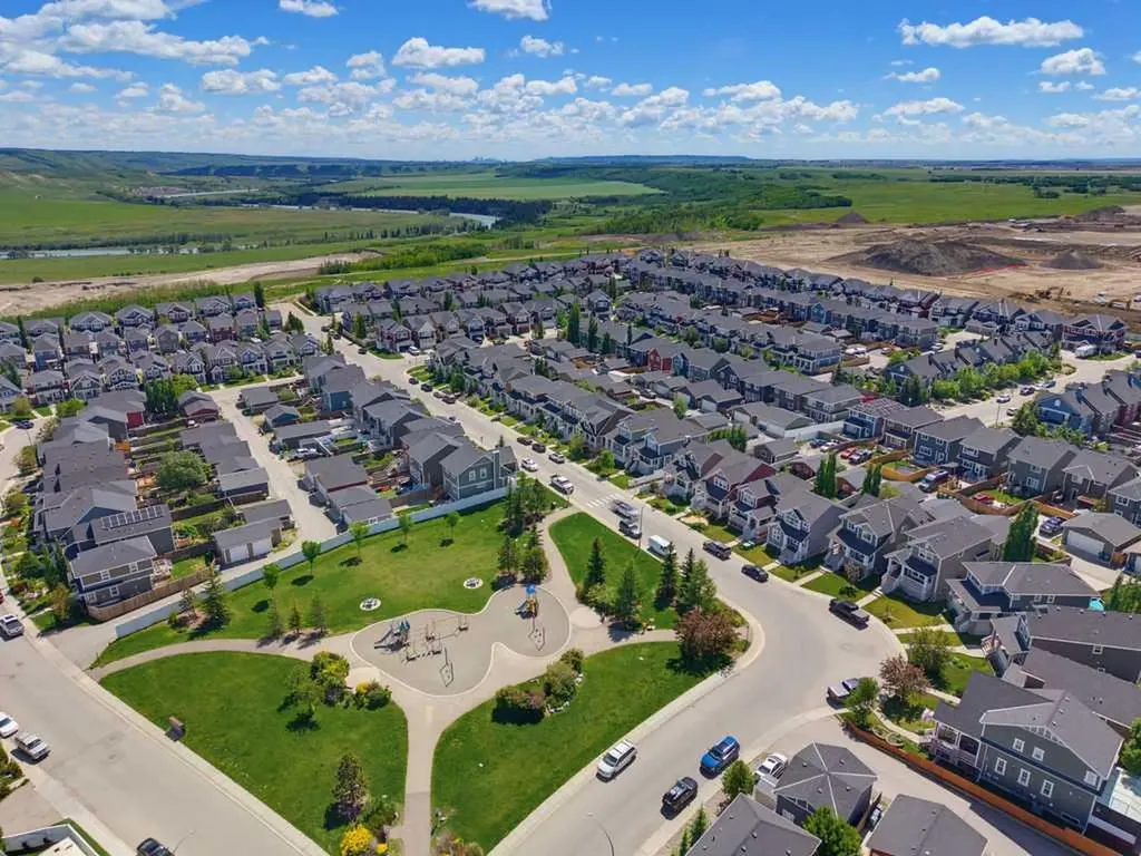 590 River Heights Crescent Cochrane AB T4C 0R9