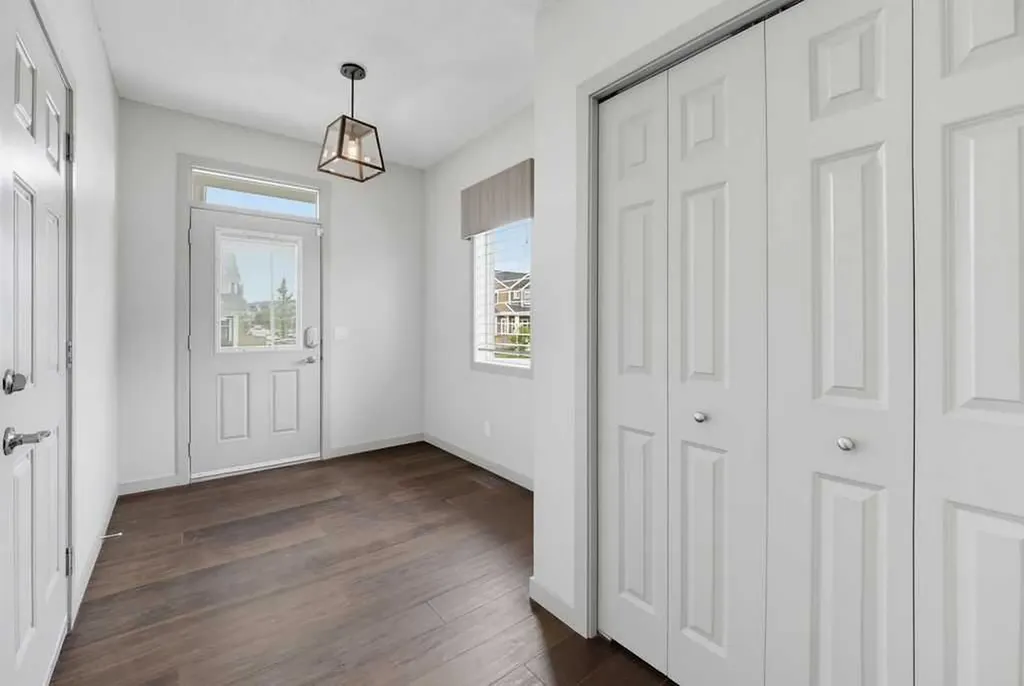 590 River Heights Crescent Cochrane AB T4C 0R9