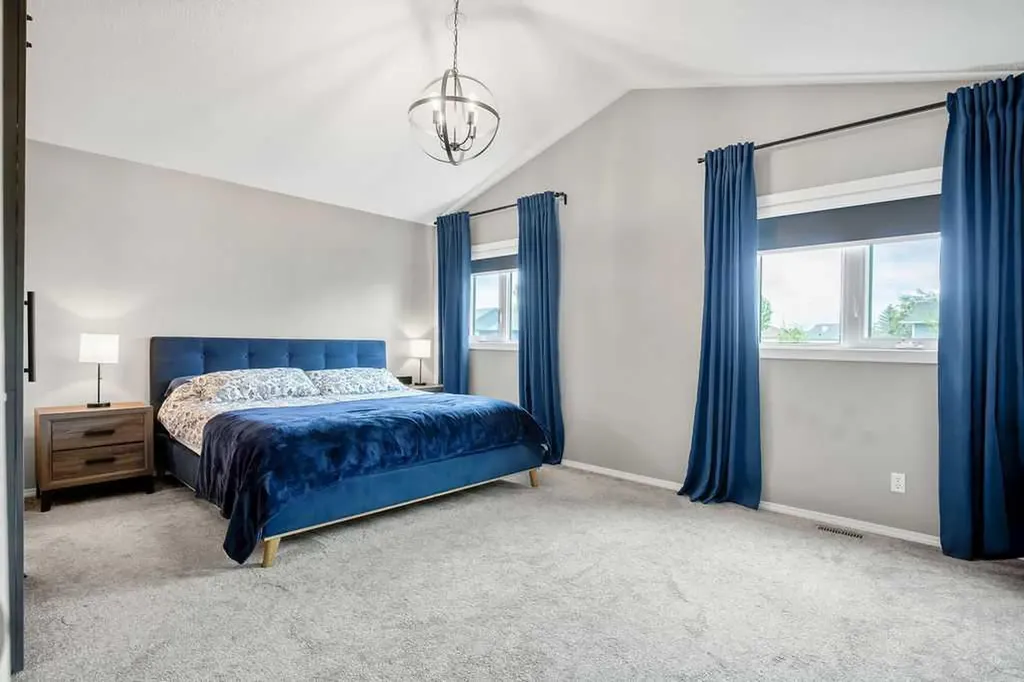 141 Somerset Circle SW Calgary AB T2Y 3P7