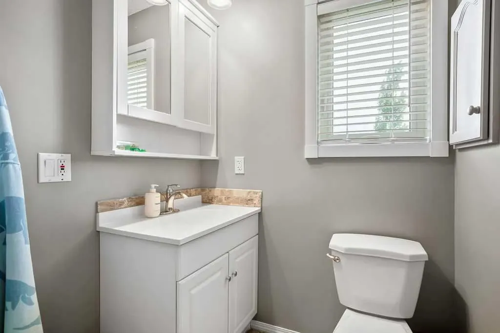 141 Somerset Circle SW Calgary AB T2Y 3P7