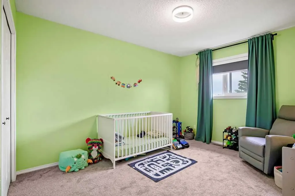 141 Somerset Circle SW Calgary AB T2Y 3P7