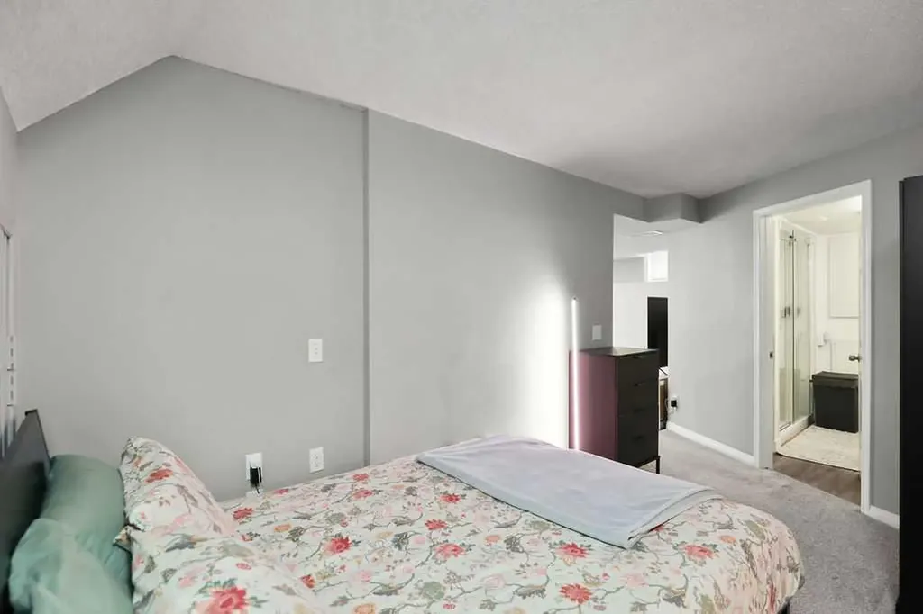141 Somerset Circle SW Calgary AB T2Y 3P7