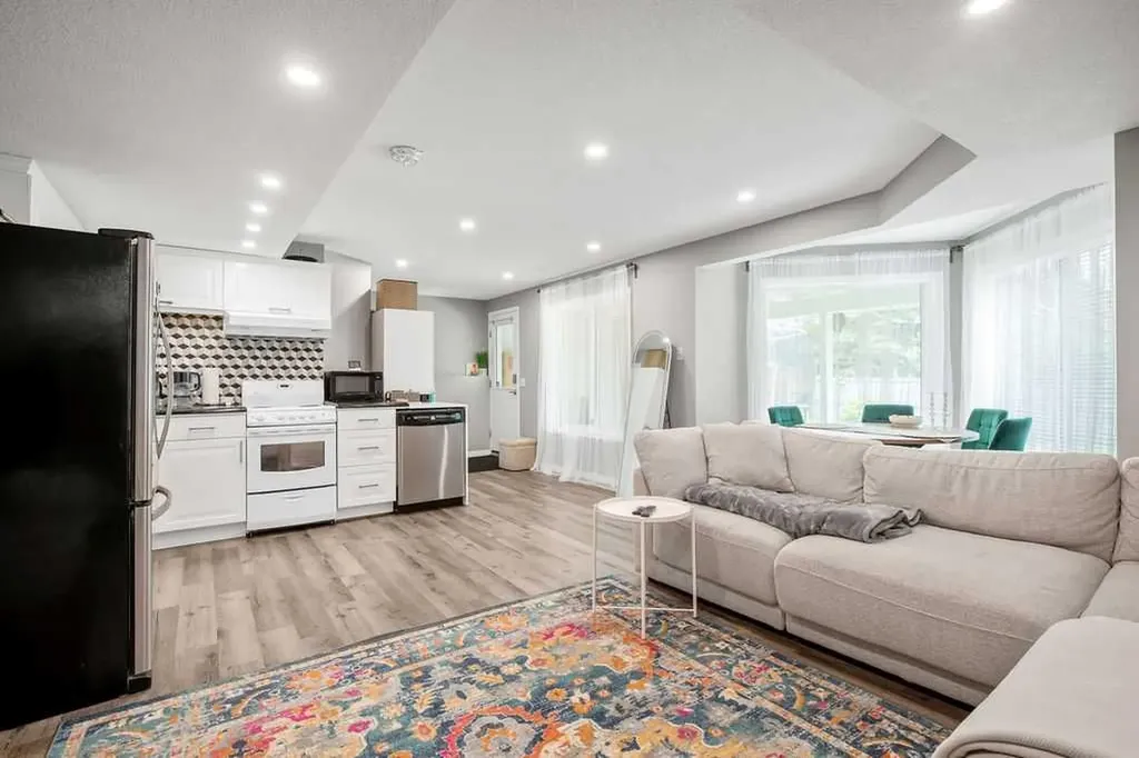 141 Somerset Circle SW Calgary AB T2Y 3P7