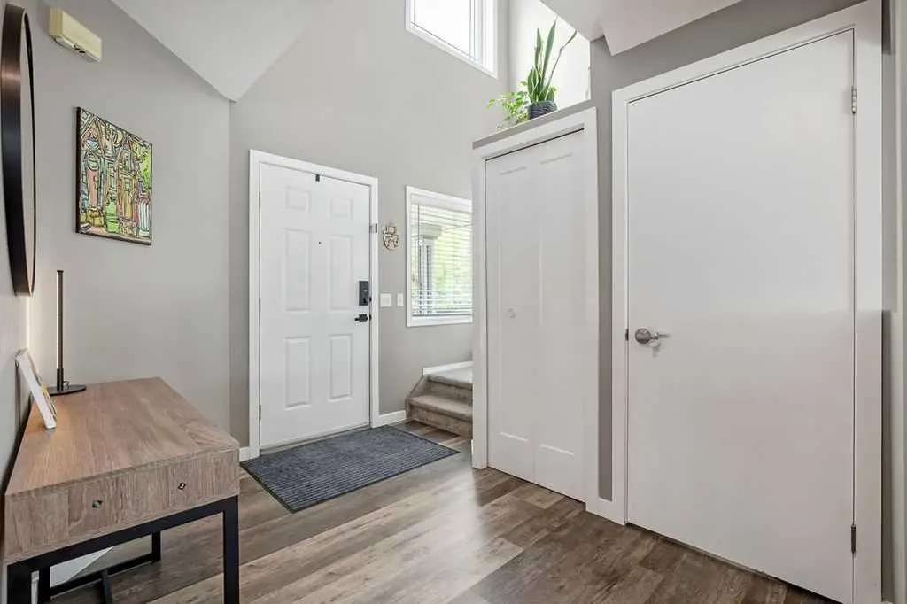 141 Somerset Circle SW Calgary AB T2Y 3P7