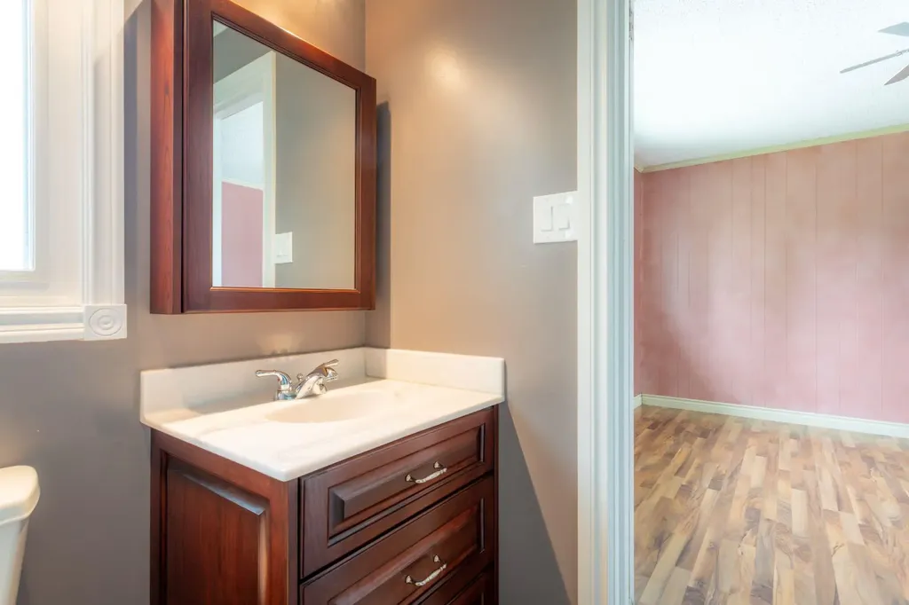 5318 39 Street Lloydminster AB T9V 1P6