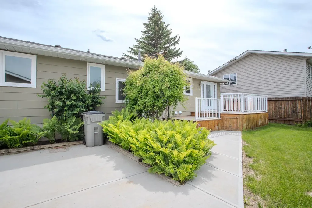 5318 39 Street Lloydminster AB T9V 1P6