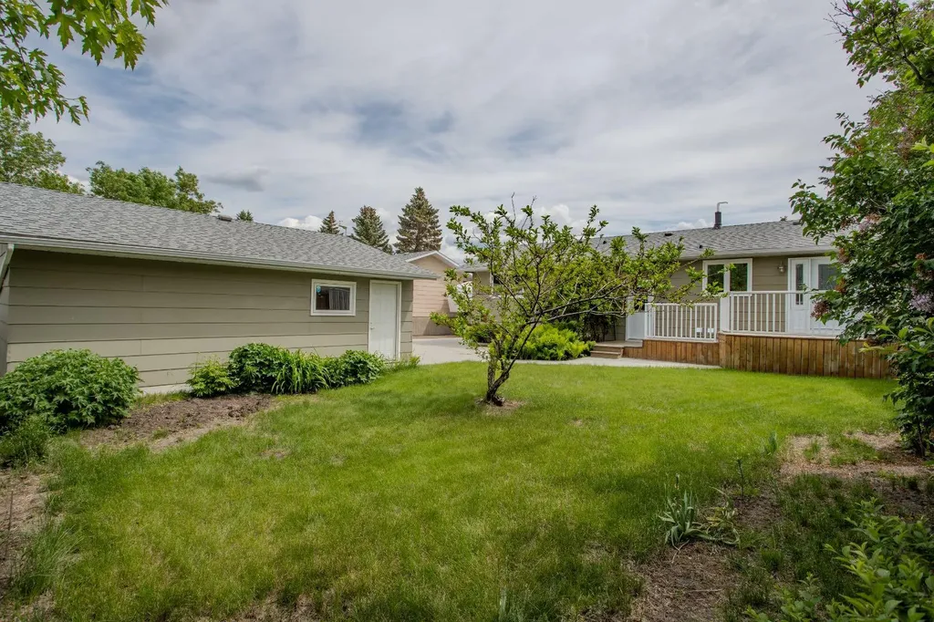5318 39 Street Lloydminster AB T9V 1P6