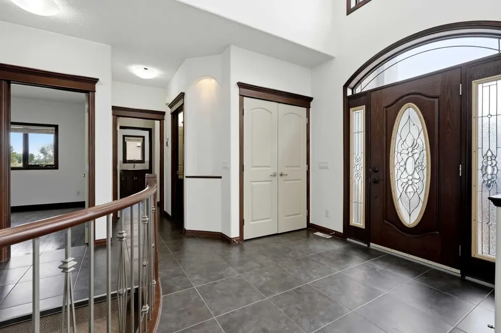 236 Parkmere Court NW Chestermere AB T1X 1V6