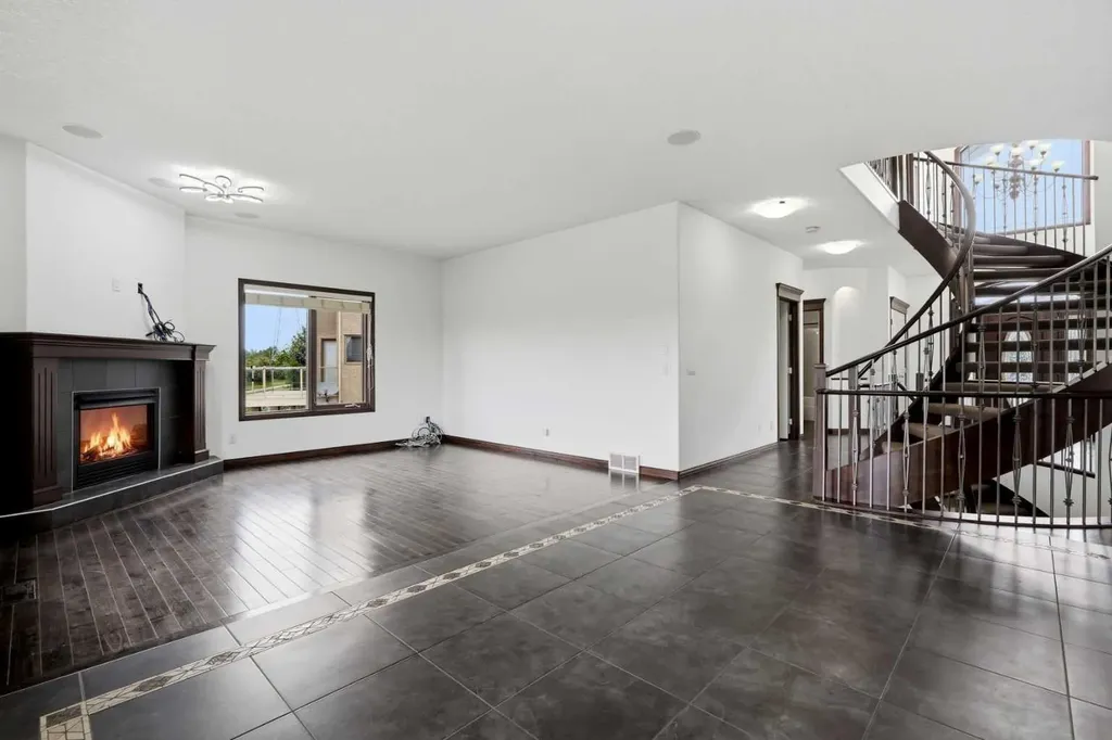 236 Parkmere Court NW Chestermere AB T1X 1V6