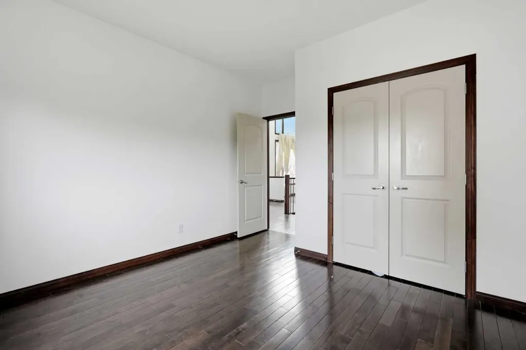 236 Parkmere Court Chestermere AB T1X 1V6