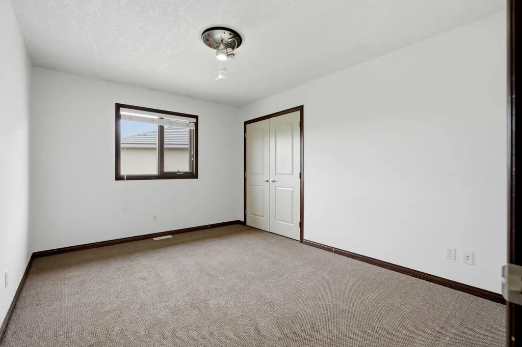 236 Parkmere Court Chestermere AB T1X 1V6