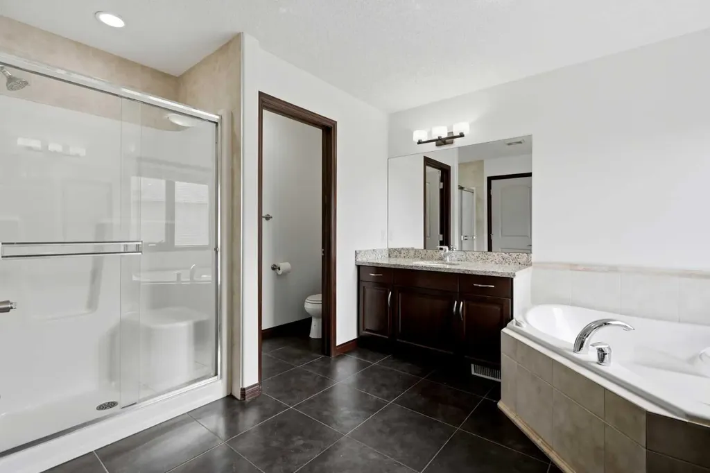 236 Parkmere Court Chestermere AB T1X 1V6
