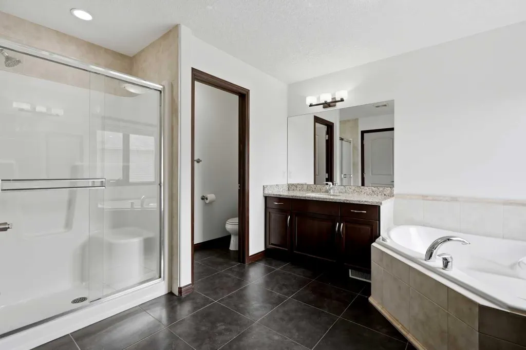 236 Parkmere Court Chestermere AB T1X 1V6