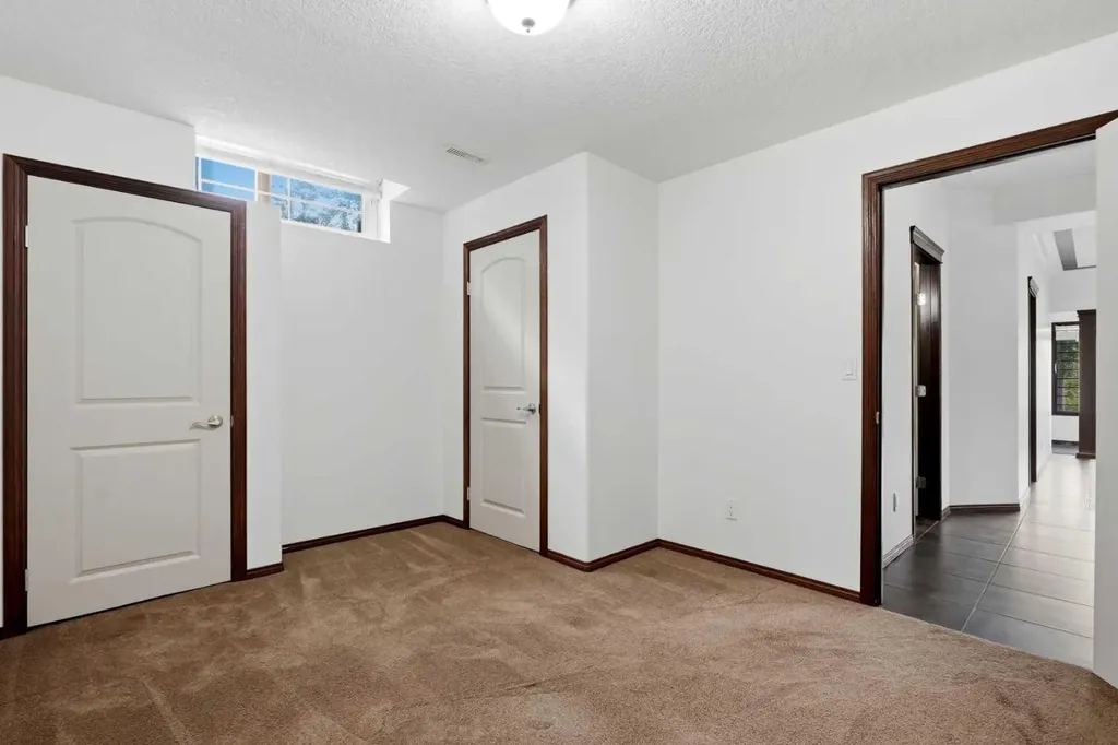 236 Parkmere Court Chestermere AB T1X 1V6