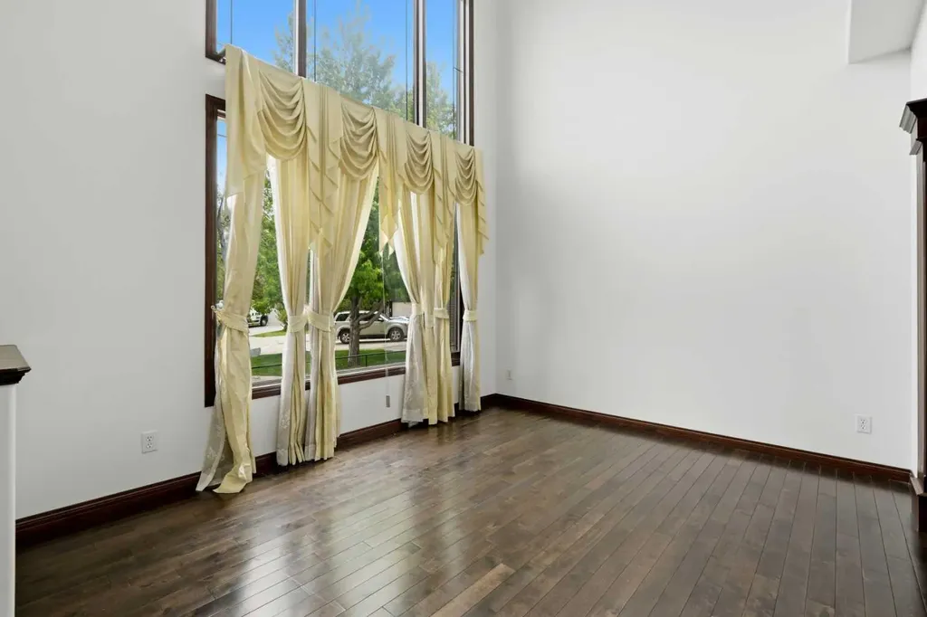 236 Parkmere Court Chestermere AB T1X 1V6