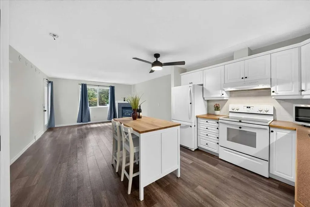 6148 Bowness Road NW Calgary AB T3B 0E1