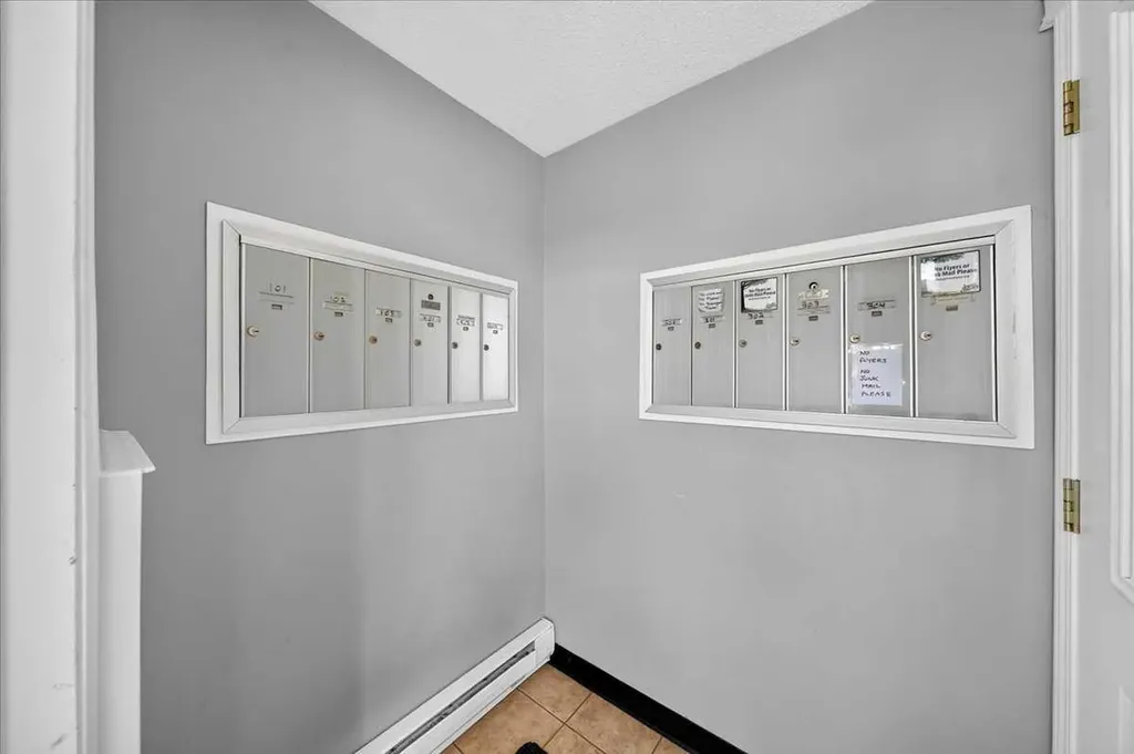 6148 Bowness Road NW Calgary AB T3B 0E1