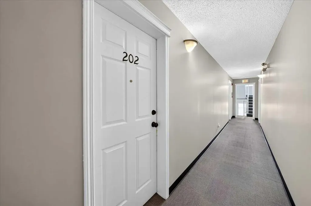 6148 Bowness Road NW Calgary AB T3B 0E1