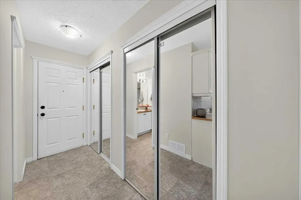 6148 Bowness Road NW Calgary AB T3B 0E1