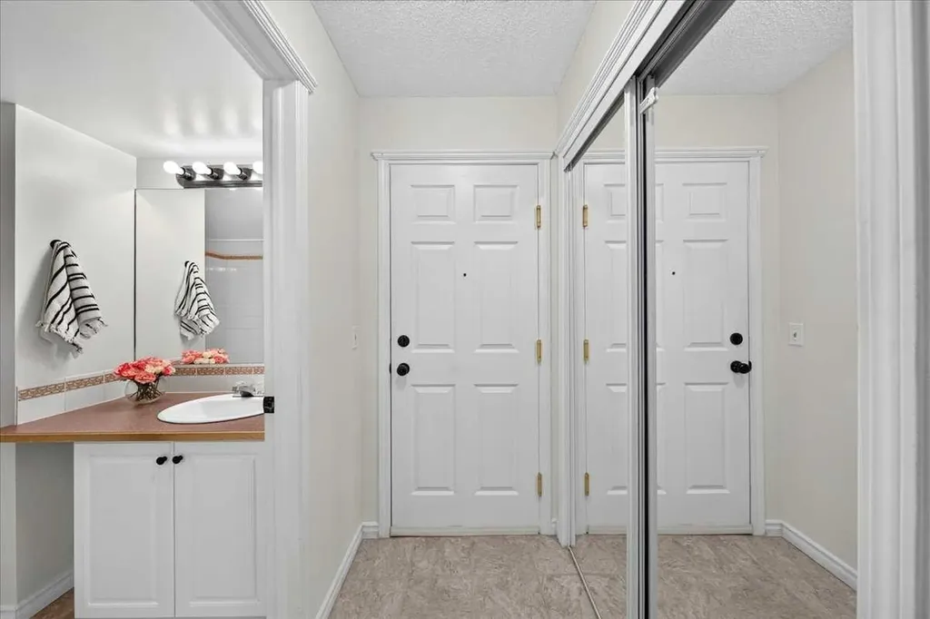 6148 Bowness Road NW Calgary AB T3B 0E1