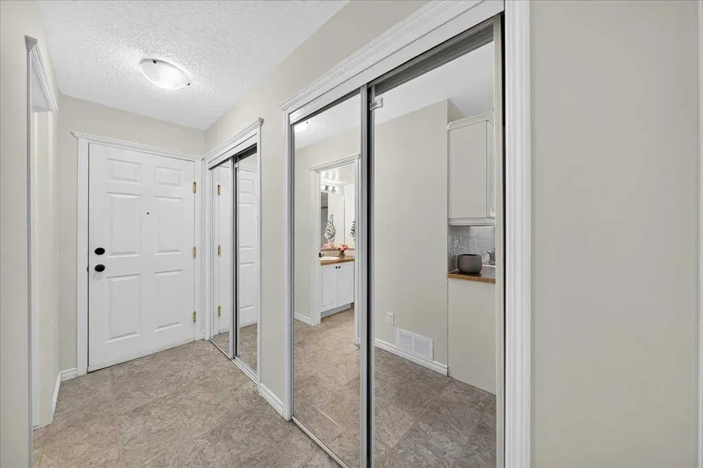 6148 Bowness Road NW Calgary AB T3B 0E1