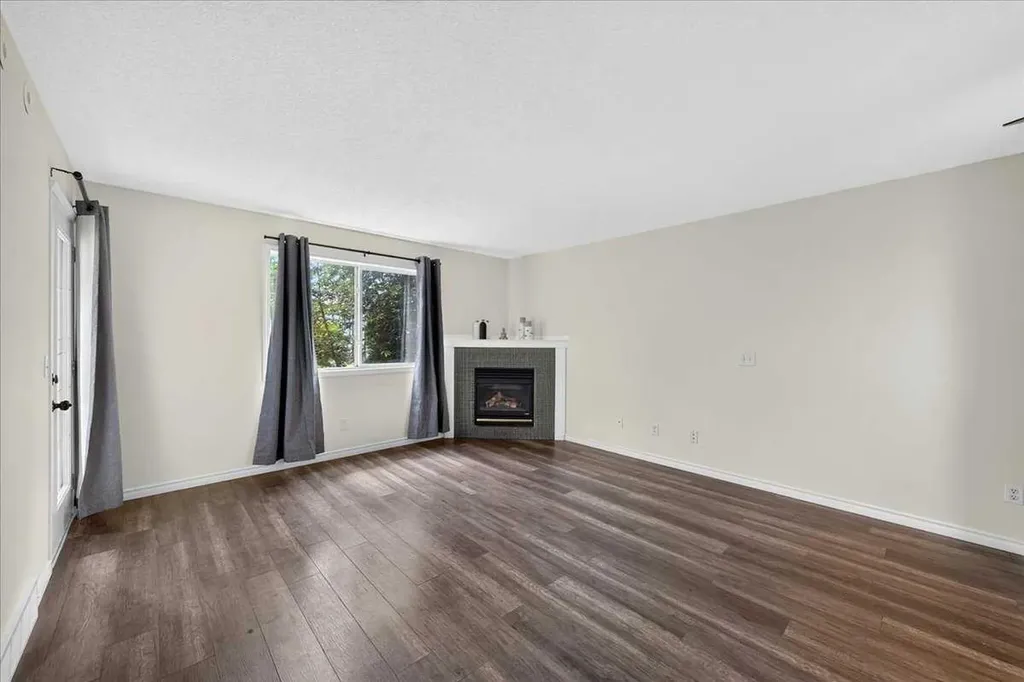 6148 Bowness Road NW Calgary AB T3B 0E1