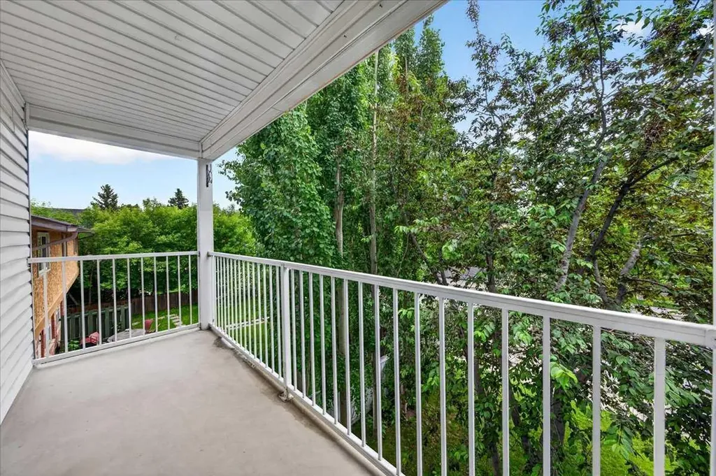 6148 Bowness Road NW Calgary AB T3B 0E1