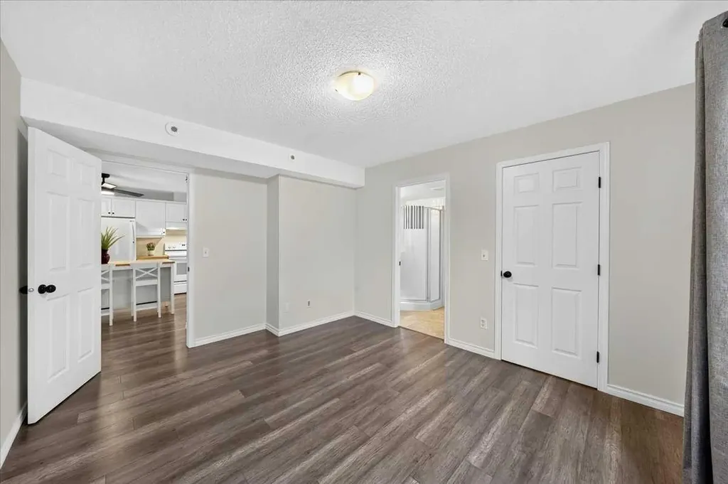 6148 Bowness Road NW Calgary AB T3B 0E1