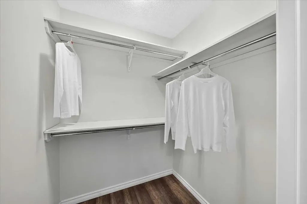 6148 Bowness Road NW Calgary AB T3B 0E1