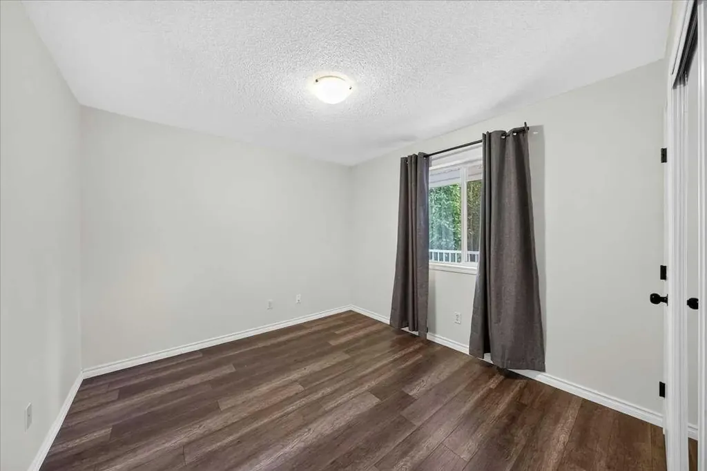6148 Bowness Road NW Calgary AB T3B 0E1