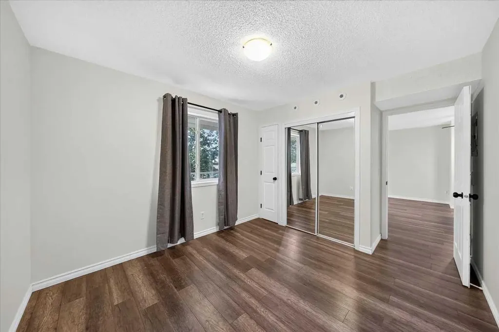 6148 Bowness Road NW Calgary AB T3B 0E1
