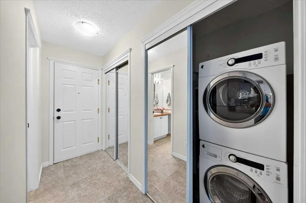 6148 Bowness Road NW Calgary AB T3B 0E1