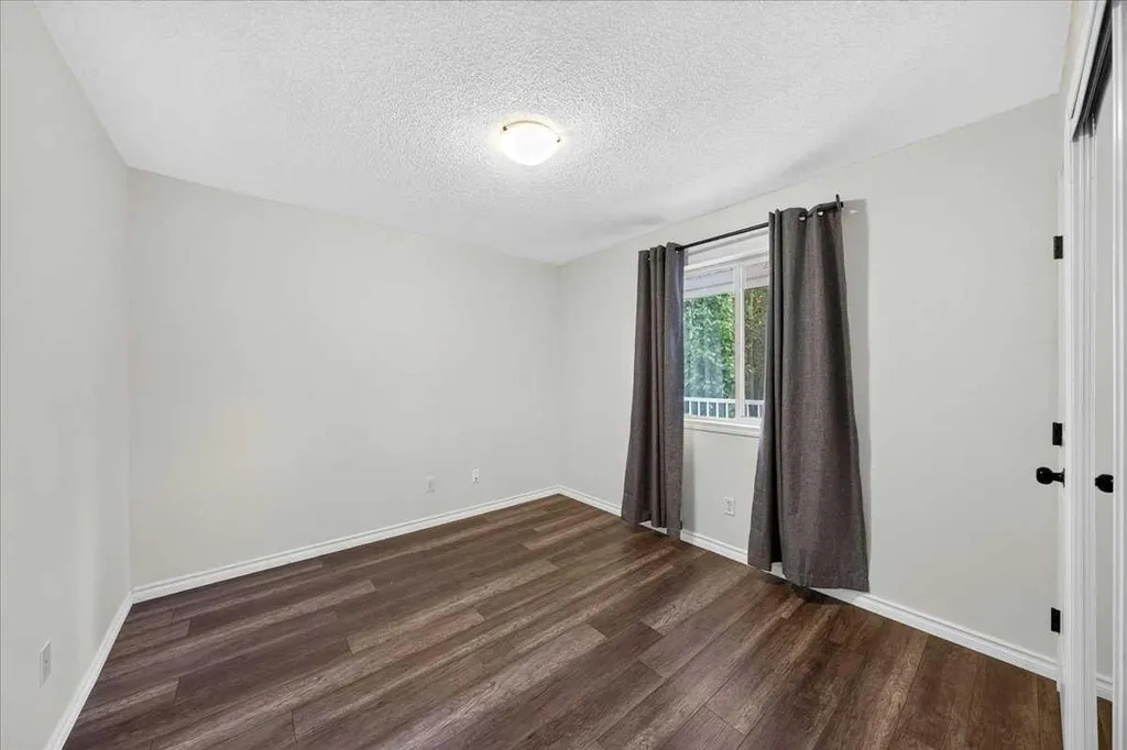 6148 Bowness Road NW Calgary AB T3B 0E1