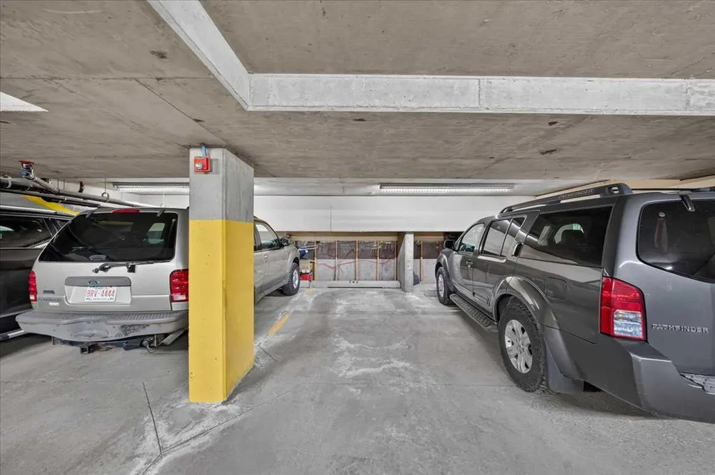 6148 Bowness Road NW Calgary AB T3B 0E1