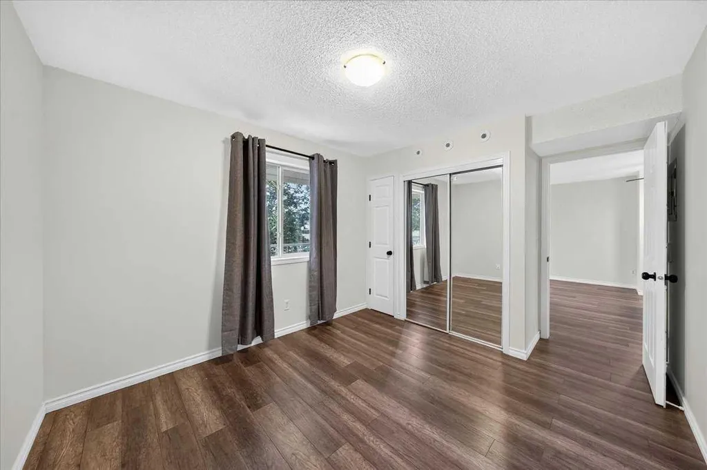 6148 Bowness Road NW Calgary AB T3B 0E1