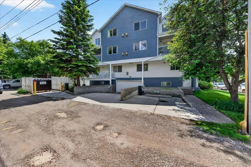 6148 Bowness Road NW Calgary AB T3B 0E1