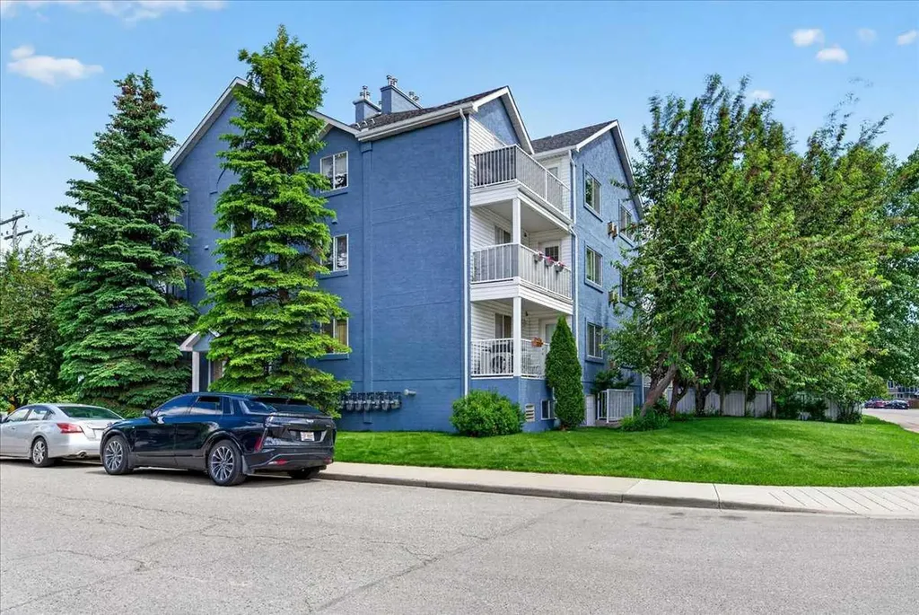 6148 Bowness Road NW Calgary AB T3B 0E1