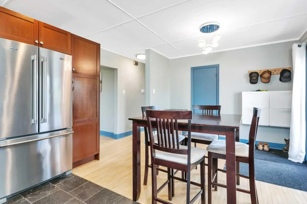 5012 62 Avenue Ponoka AB T4J 1E6