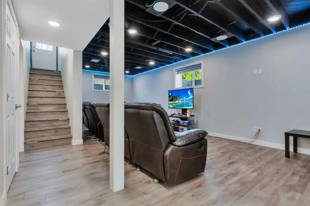 5012 62 Avenue Ponoka AB T4J 1E6