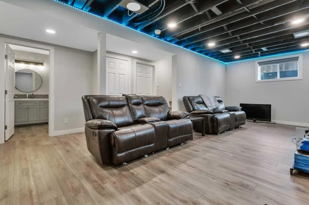 5012 62 Avenue Ponoka AB T4J 1E6