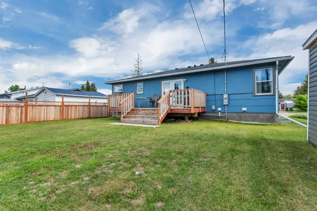 5012 62 Avenue Ponoka AB T4J 1E6