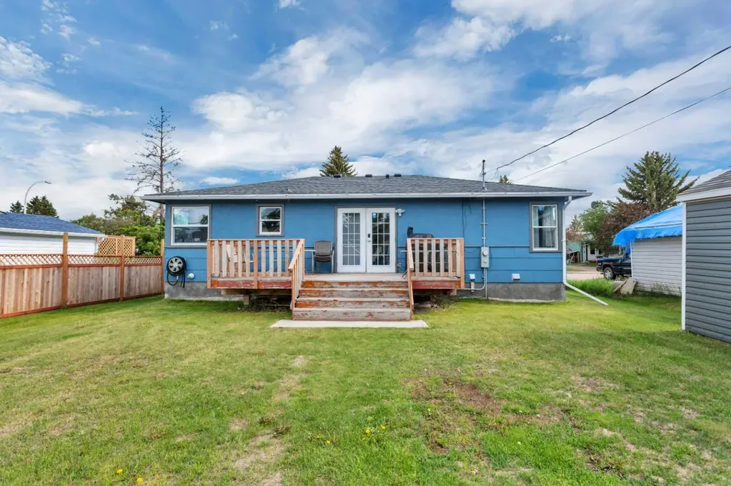 5012 62 Avenue Ponoka AB T4J 1E6