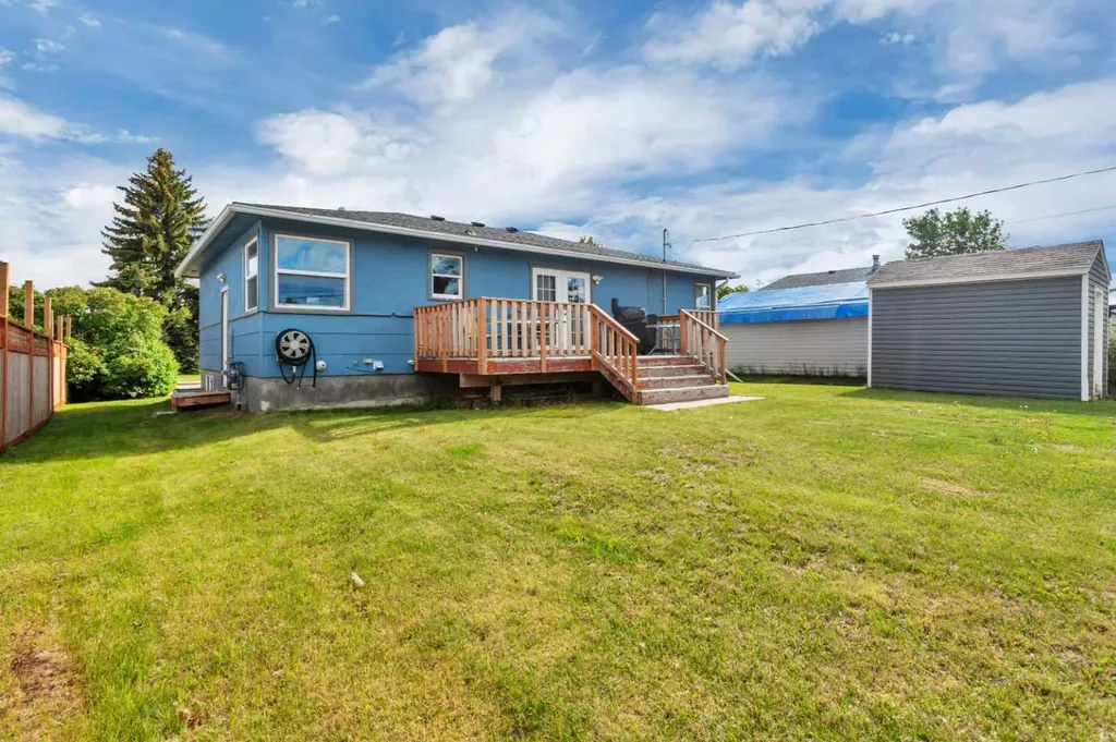 5012 62 Avenue Ponoka AB T4J 1E6
