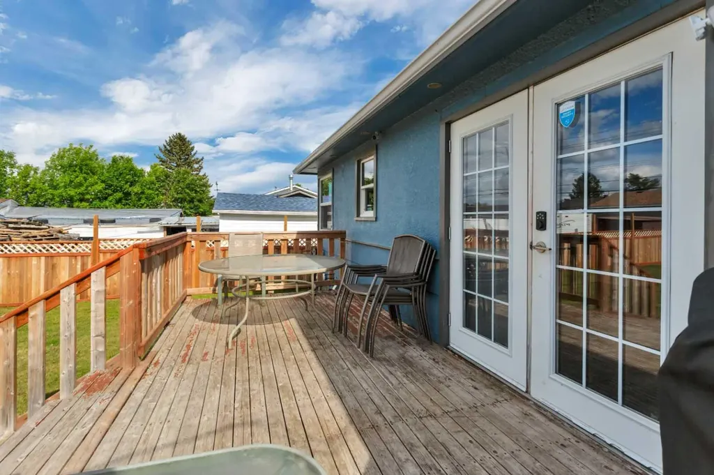 5012 62 Avenue Ponoka AB T4J 1E6