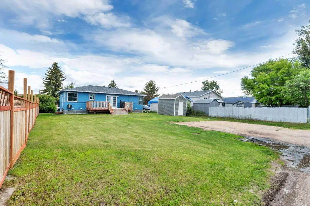 5012 62 Avenue Ponoka AB T4J 1E6