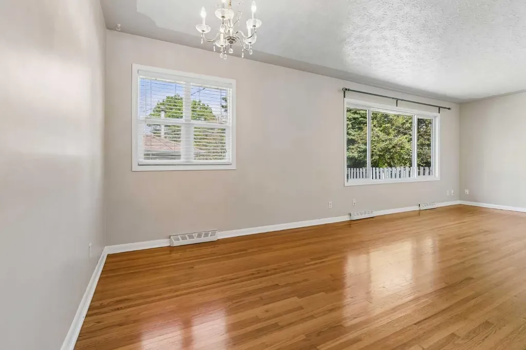 1306 87 Avenue SW Calgary AB T2V 0W3